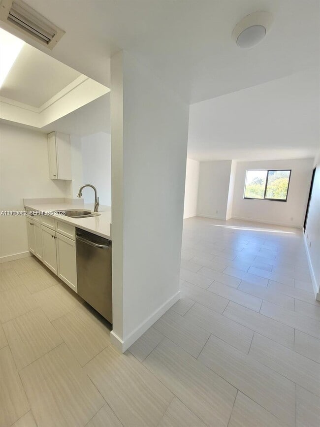 Photo - 10001 W Atlantic Blvd Unidad #324