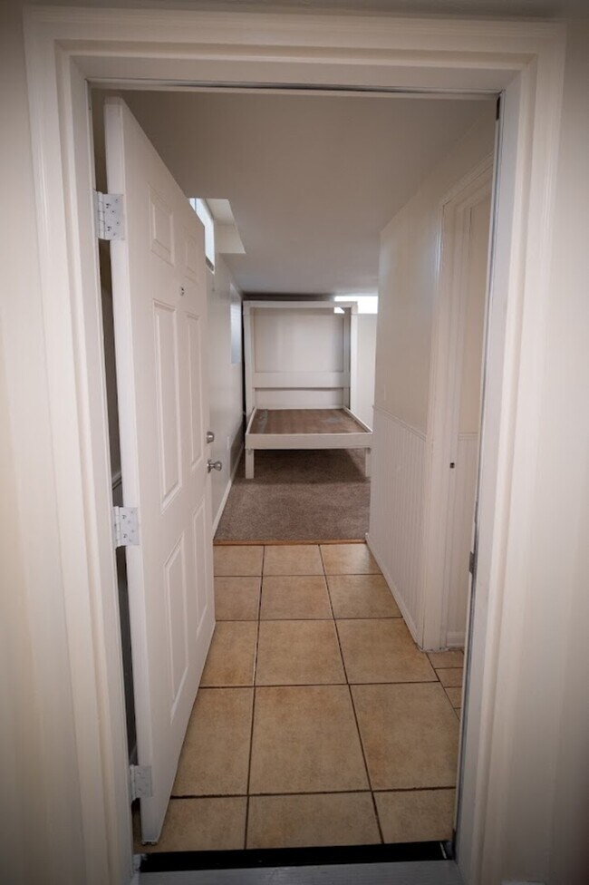 Photo - Basement Apartment Unidad 1