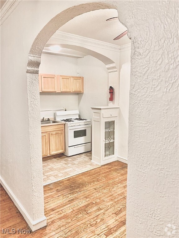 Building Photo - 2830 E 130th St Unit 6R Rental