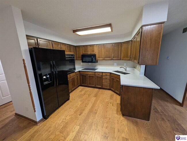 Photo - 697 St Andrews Rd