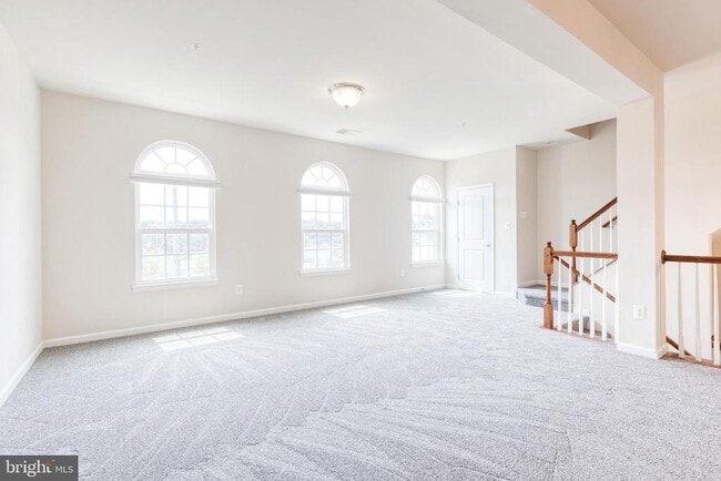 Photo - 365 Chessington Dr