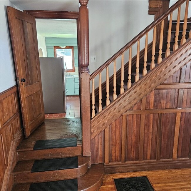 Building Photo - 217 Merriman St Rental