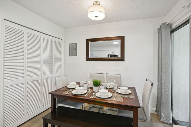 Photo - 811 W Magnolia St