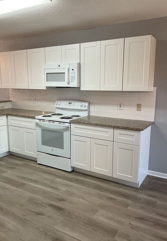 Photo - HOME FOR THE HOLIDAYS SPECIAL - AVAILABLE ... Unit 1604 Dugger Circle - D