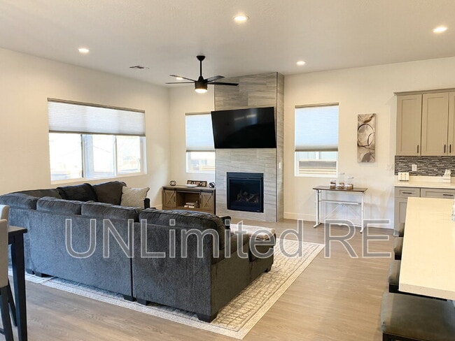Photo - 2717 S Vega St