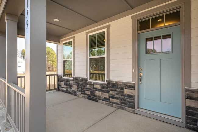 Photo - 179 Castle Pond Way
