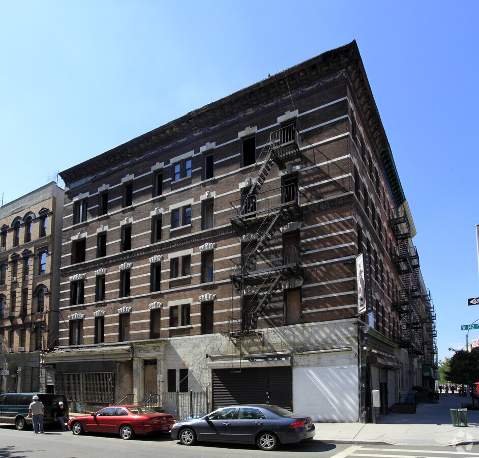 Photo - 142 Edgecombe Ave