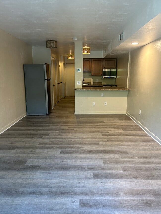 Building Photo - 503 Sunridge Dr Unit Sunridge apartments