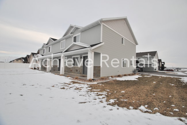 Photo - 3 Bed / 1.5 Bath Townhome in Tremonton – Great Location!
