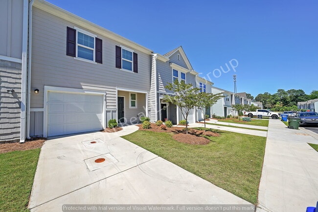 Building Photo - 3/2.5 Townhouse close to 41 and downtown