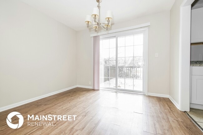 Photo - 206 Maple St