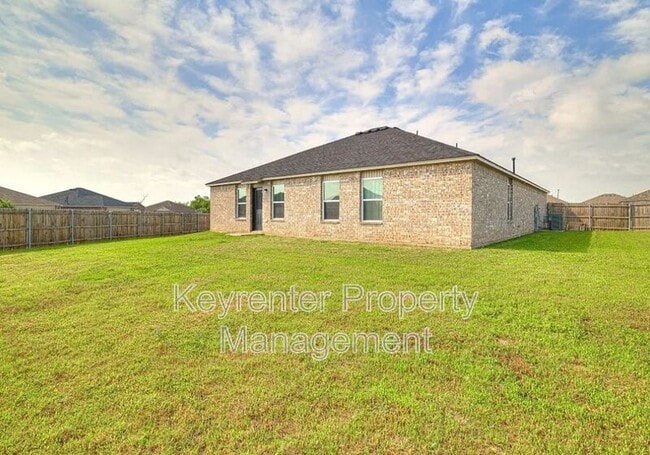 Photo - 209 SE 4th St
