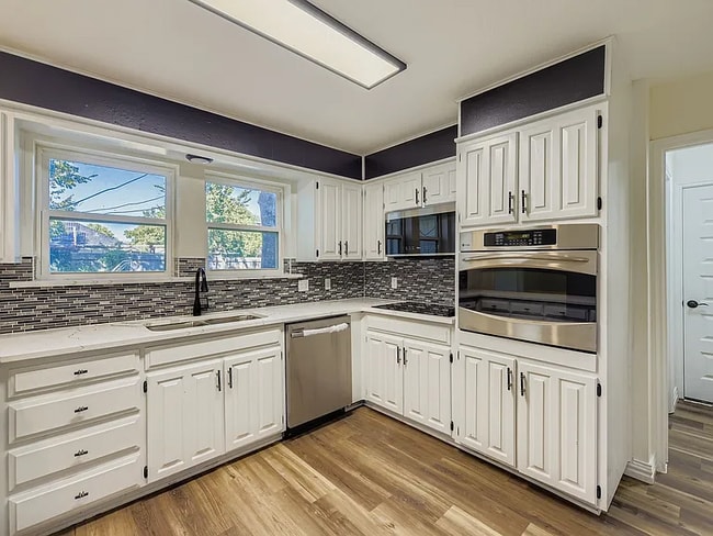 Photo - 4121 Chestnut St