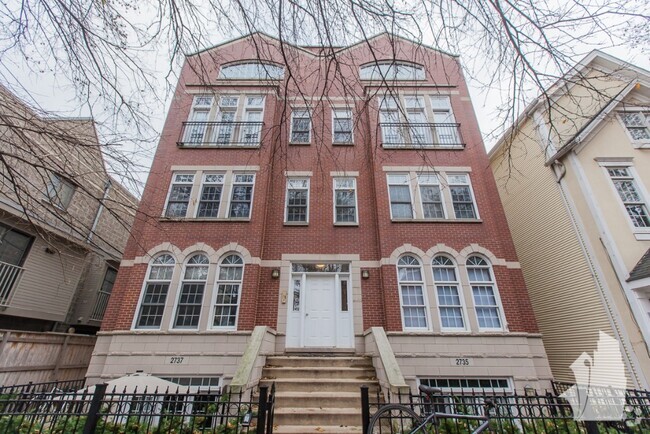 Building Photo - 2737 N Wayne Ave Unit 2735-1S Rental