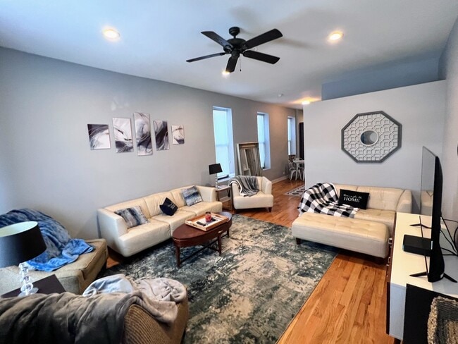 Photo - 113 S Paulina St Unit 3