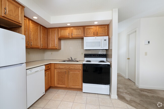 1BR, 1BA - 660SF - Kitchen
