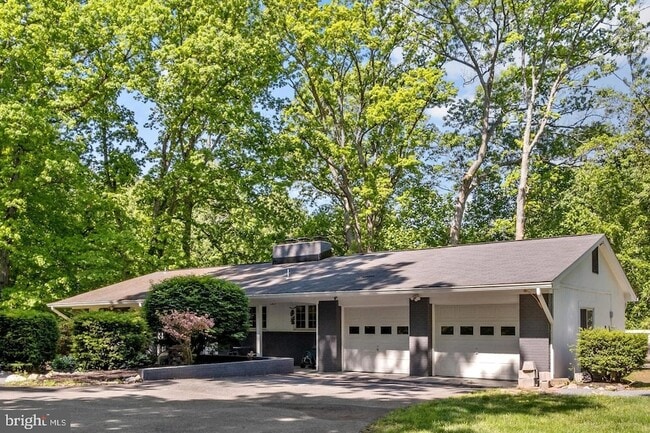 Building Photo - 3418 Annandale Rd