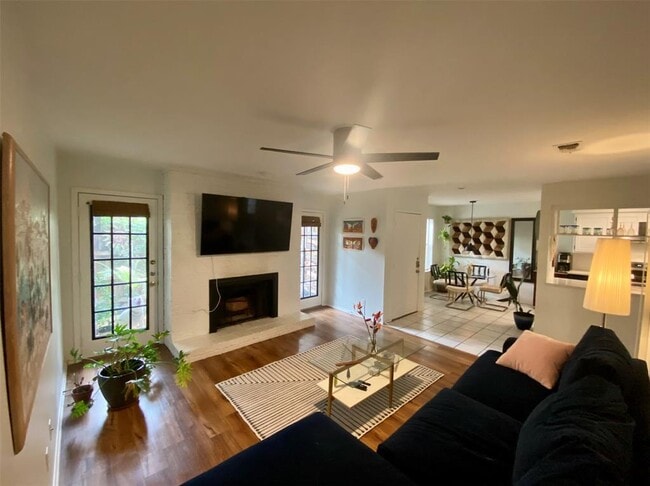 Photo - 2906 West Ave Unit 2