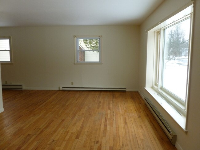 Photo - 48 Madison St