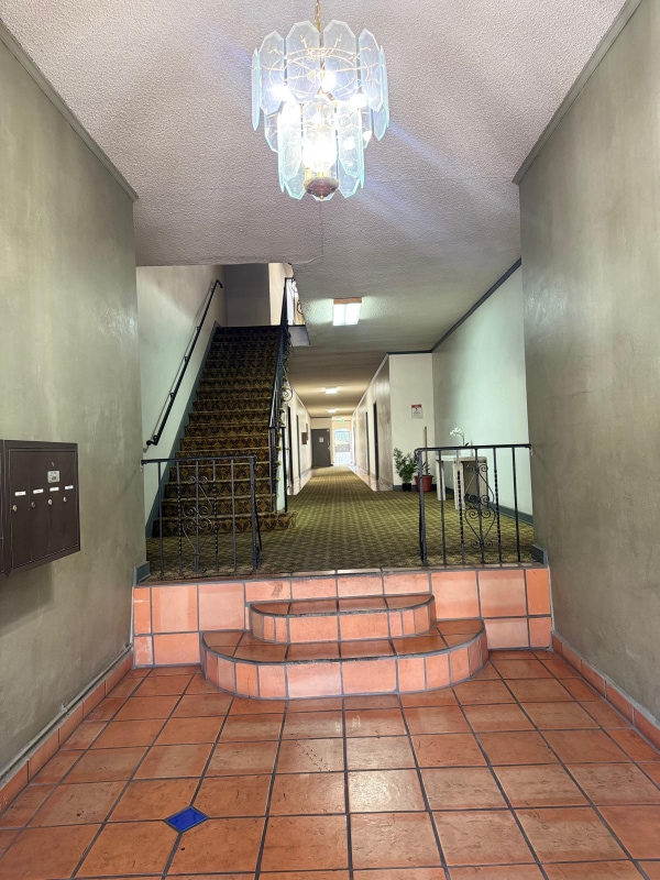 Photo - 636 N Plymouth Blvd Unit 103