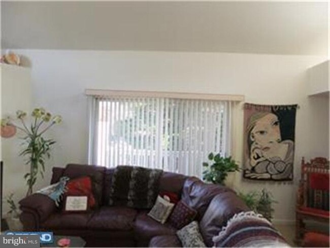 Photo - 1700 Oakwood Terrace