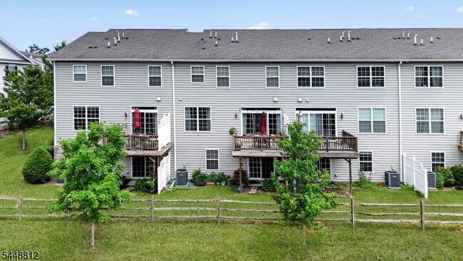 97 Autumn Ln