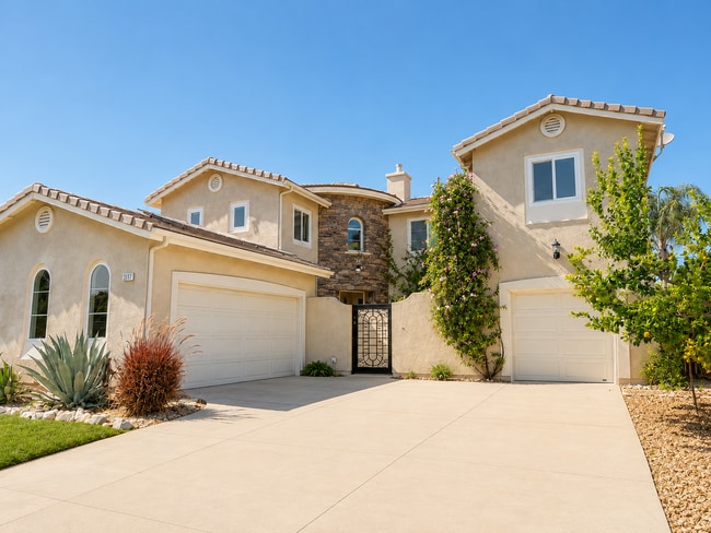 Building Photo - Spacious 5 (or 6) Bedroom House with attached ADU in Winchester for Rent