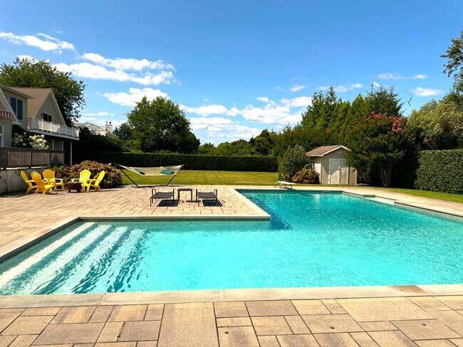 Photo - 1080 Lands End Rd