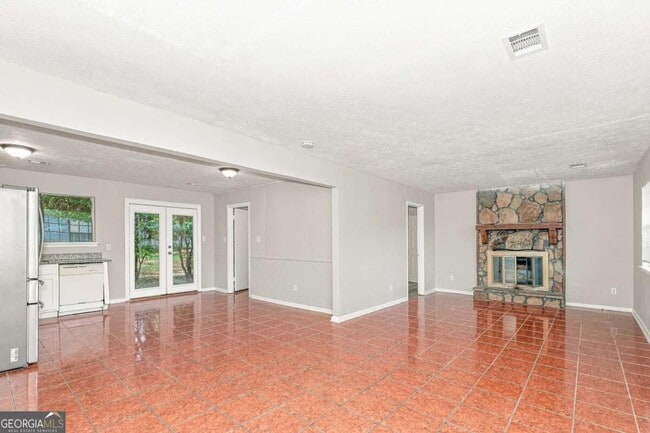 Photo - 596 Crestmont Ct