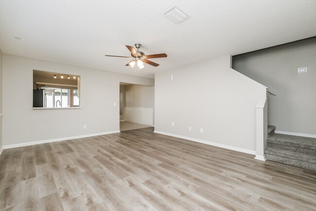 Photo - 721 Cape Cod Cir