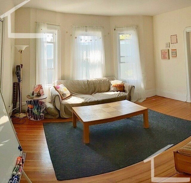 Photo - 541 Washington St