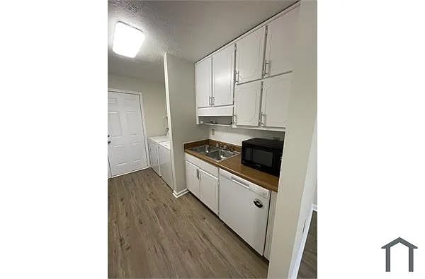 Photo - Room in Duplex on Glendale Ct