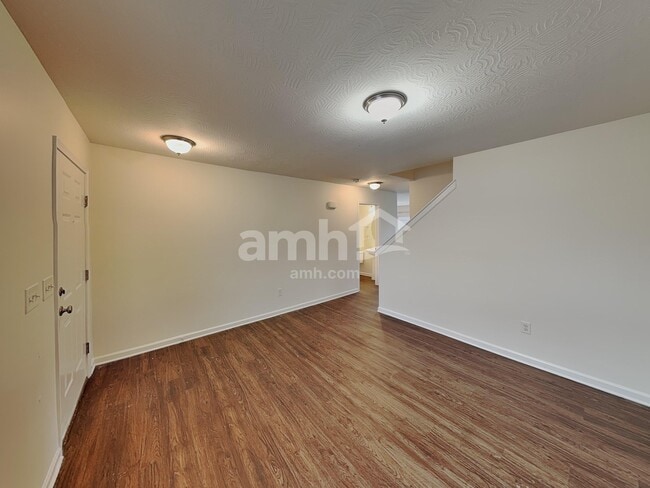 Photo - 122 Faulkner Dr