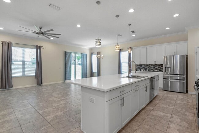 Photo - 4 bedroom in Apopka available now!