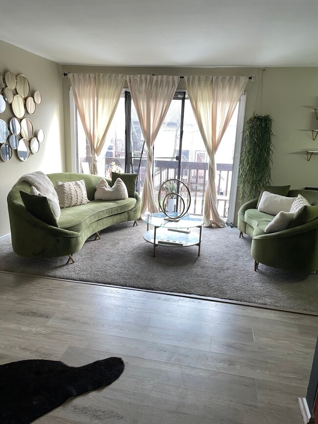 Photo - 458 Skokie Ln