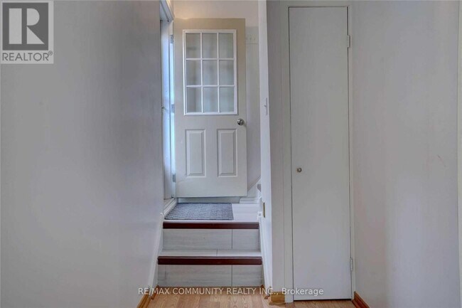 Photo - 435 Maplewood Dr