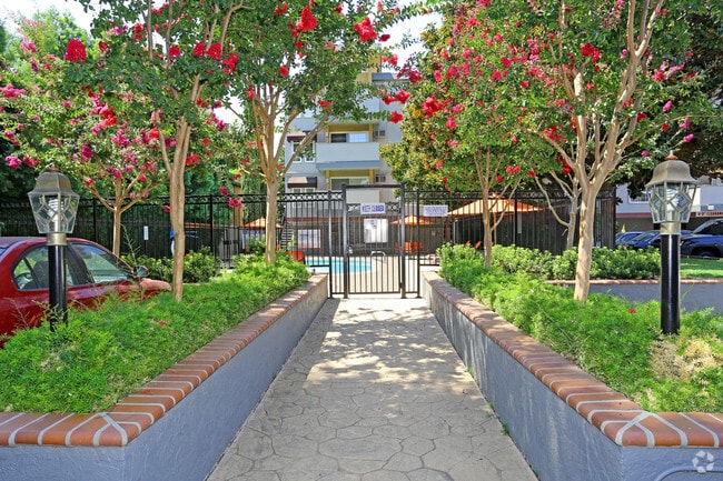 Photo - Palace Apartment Homes