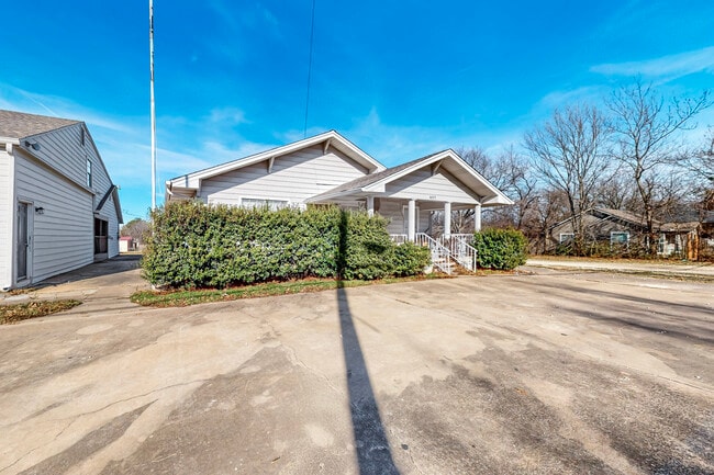 Photo - 407 W Main St