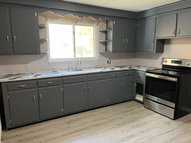 Photo - 195 Valley St