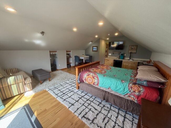 Building Photo - 19439 Timberline Dr Unit Cozy Alaska Mountain Stay Rental
