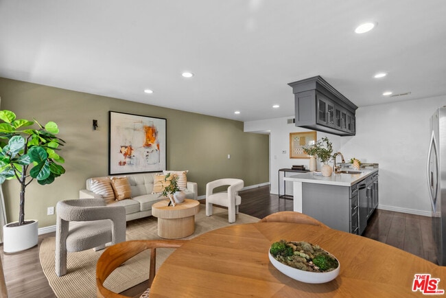 Photo - 2700 Cahuenga Blvd Unit 3104