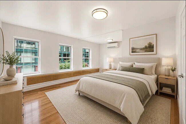 Photo - 510 Greenwich St