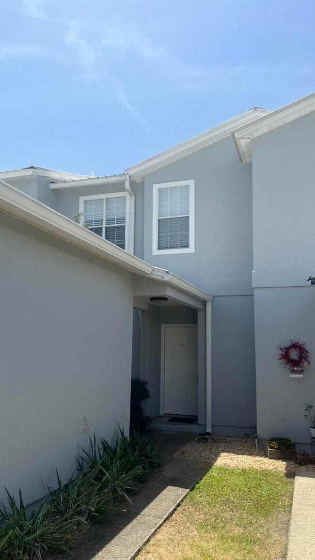 2823 Bay Club Dr