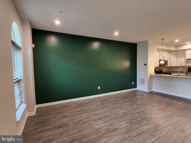 Photo - 10115 Dorsey Ln Townhome