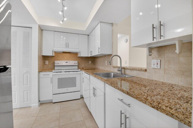 Photo - 10 Willowbrook Ln Unit 207