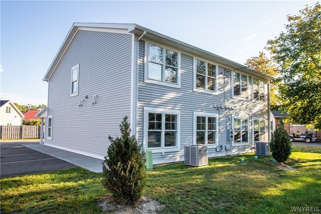 Photo - 8987 Iroquois St