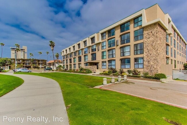 Building Photo - Enjoy coastal living at its finest! Spacio... Unit 213 Rental