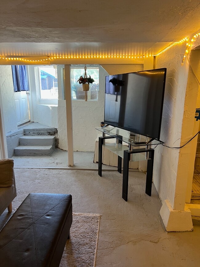 Photo - 801 Delta St Unit Basement Apartment