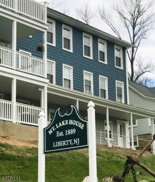 Photo - 144 Lakeside Dr W