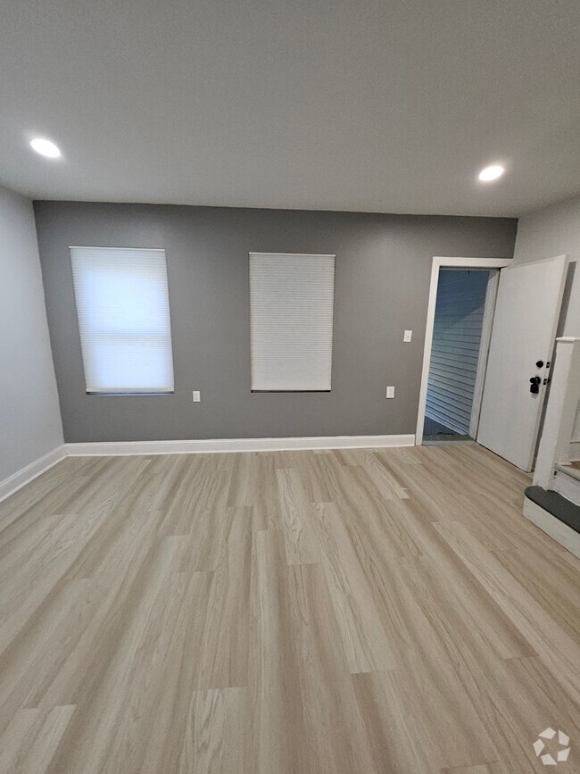 Building Photo - Newly renovated 3 bedroom, 1 bath home-Sec...